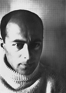El lissitzky self portrait 1924.jpg