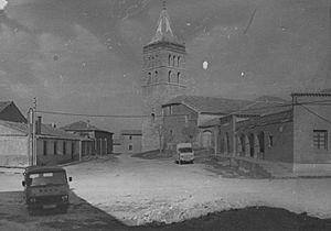 Archivo:Fundación Joaquín Díaz - Iglesia parroquial de San Pedro - Gatón de Campos (Valladolid)