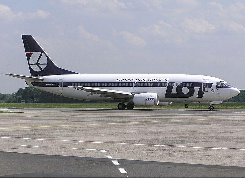 LOT Boeing 737-36N Idaszak