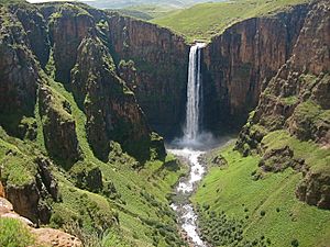 Archivo:Maletsunyanefalls