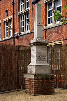 Archivo:Monument to Charles Wesley, St Mary le Bone Old Churchyard, London