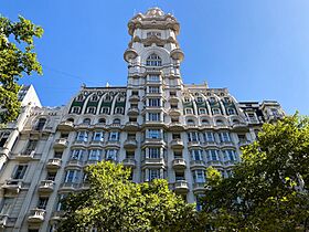Palacio Barolo visto de frente.jpg