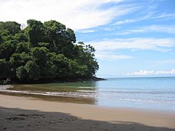 Archivo:Playa-Piñuelas-Costa-Rica-01