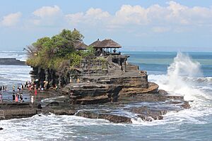 Archivo:TanahLot 2014
