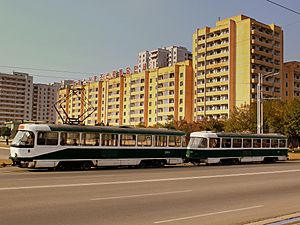 Archivo:Tatra tram in Pyongyang, October 2012