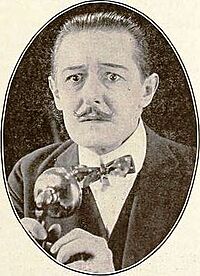 Archivo:The Thirteenth Chair (1919) - Marc McDermott