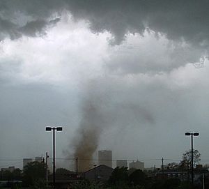 Archivo:Tornado with no funnel