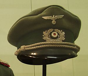Archivo:Wehrmacht Heer Schirmmutze