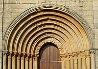 Archivo:Zórita del Páramo (Palencia). Iglesia de San Lorenzo. Portada occidental