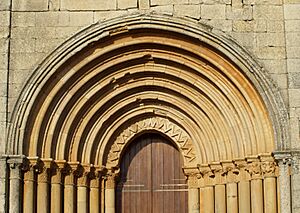 Archivo:Zórita del Páramo (Palencia). Iglesia de San Lorenzo. Portada occidental