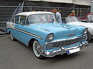 Archivo:1956 Chevrolet Bel Air 4 Door Sedan Front