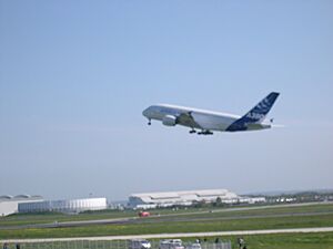 Archivo:A380 f) 1st flight