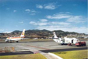 Archivo:Aeropuerto Los Rodeos Tenerife Norte