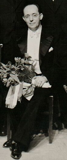 BASA-1124K-1-8-4-Jakov Gotovac with the National opera of Bulgaria, 1940 (cropped).jpg
