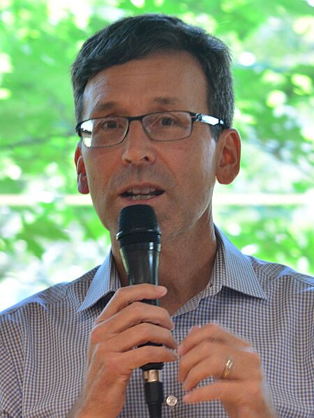 Bob Ferguson at his 2023 Shrimp Feed 02 (cropped)