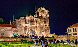Archivo:Catedral San Pedro de Juli, en la provincia de Chucuito