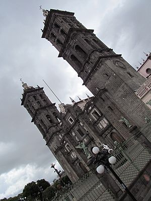Archivo:Catedral de Puebla.