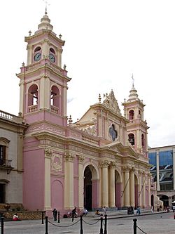 Archivo:Catedral de Salta 1