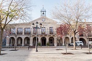 Archivo:Corral de Almaguer-ayuntamiento-(DavidDaguerro)