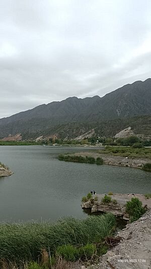 Archivo:Dique los Sauces La Rioja Argentina