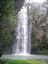 Archivo:El Chorrerón en San Fernando, Morazán, El Salvador - 2011