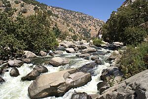 Archivo:El río Kern en su cañón