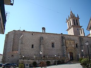 España - Colmenar Viejo - Iglesia Parroquial de la Asunción - Panorámica.JPG