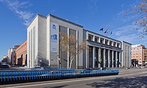 Archivo:Fábrica Nacional de Moneda y Timbre - Real Casa de la Moneda - 01