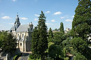 Archivo:France Loir-et-Cher Blois Eglise Saint Vincent 01