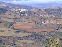 Archivo:Gavet de la Conca. Sant Salvador de Toló. Vista general 2