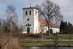 Archivo:Glimåkra kyrka-1