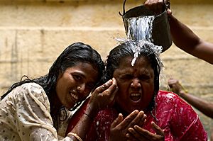 Archivo:Hindu water ritual