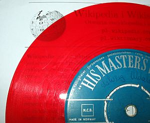 Archivo:His Master's Voice (red trans) ubt 24
