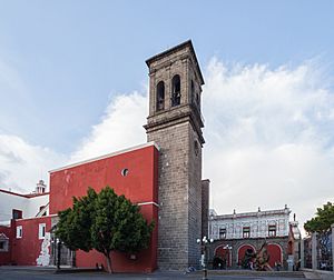 Archivo:Iglesia de Santo Domingo, Puebla, México, 2013-10-11, DD 02