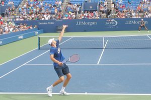 Archivo:John Isner 2013 US Open