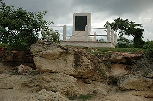 Archivo:Monumento a Cristobal Colon (Obelisco)