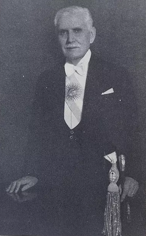 Archivo:Ramón Castillo Presidente con atributos