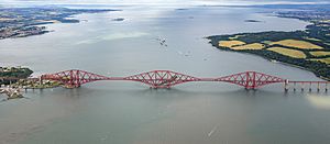 Archivo:Scotland-2016-Aerial-Edinburgh-Forth Bridge