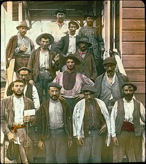 Archivo:Spanish laborers on Panama Canal in early 1900s