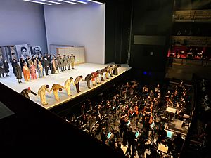 Archivo:Teatro Real de Madrid, estreno de la ópera "El abrecartas" de Luis de Pablo 01