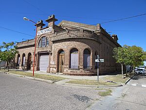 Archivo:Teatro en Saavedra