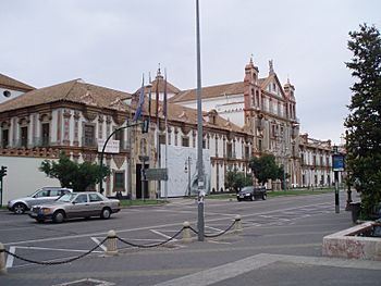 Archivo:Vista de la fachada principal del antiguo Convento de la Merced de Córdoba, actual Diputación de Córdoba