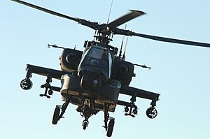 Archivo:AH-64 Apache 060224