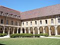 Abbaye Cluny Kreuzgang1