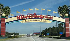 Archivo:Disney World - Entrance sign - by inkiboo