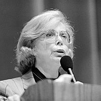 Dr. Joyce Brothers 1988.jpg