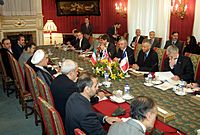 Archivo:EU ministers in Iran for nuclear talks, 21 October 2003