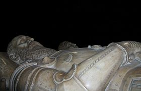 Estàtues jacents del sepulcre dels marquesos de Zenete, capella dels reis del convent de Sant Doménec, València