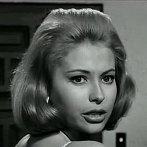 Fanny Cano en fotografía publicitaria para Operación secretraría (1966) (cropped).jpg