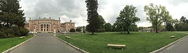 Archivo:Florham panorama from the Mall at Fairleigh Dickinson University